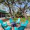 Zin Live Oak Living