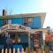 Bon Paul & Sharkys Hostel