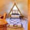 Star House Unique Home with Furnished Deck and Views - Pine Mountain Club