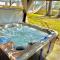King bed, 1 gig net, hottub upon request, handicap accessible - 查尔斯顿