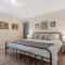 St Paul Speakeasy with King Bed - سانت بول