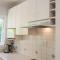 Spanish Charm - Stylish 3BR Steps from the Beach - Auckland