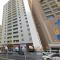 Tobby's - Cozy stay in the heart of Sharjah with balcony - for families only or executive ladies - with 2 shared washrooms - 沙迦