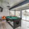 Cozy Beach Bungalow with a Heated Pool - شاطئ بينساكولا
