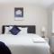 Huge 5 Bedroom Home, Sleeps 6 - Leeds