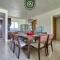 Beachfront 4 BR Condo with Pool Next to the Beach - Бусериас