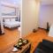Front One HK Resort Simpang Lima - Jomblang