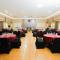 Front One HK Resort Simpang Lima - Jomblang