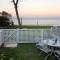 Homely Beachfront Apartment with Direct Beach Access - The Coachhouse