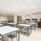 Hotel Blue Dawn - Near DLF Cyber City, Gachibowli
