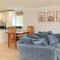 BEACHSIDE SPACIOUS apartment, private garden - 圣梅尔林
