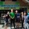 Jhony's Backpacker-Guest House only stay here book treking with us - 武吉拉旺