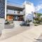 Redondo Beach 1BR w Pool Gym 1 block from beach LAX-437 - شاطئ ريدوندو