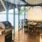 Oceanfront, Quiete and Convenient Location - Bocas Town