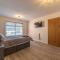 Modern Fully Renovated 4 Bedroom - Cwm-bran