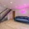 Modern Fully Renovated 4 Bedroom - Cwm-bran