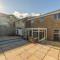 Modern Fully Renovated 4 Bedroom - Cwm-bran