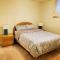 Quiet and spacious 2 bedroom private unit - تورونتو