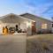 Tangerine House - Hot Tub, Fire Pit, BBQ! home
