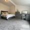 Slick Space for a Standish Stay - 斯坦迪什