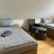 Doppelzimmer-Bad-Kühlschrank-Tv-19