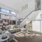 Modern Home Central Mount