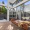 Modern Home Central Mount