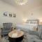 Przestronne Studio Blisko Starego Miasta by Noclegi Renters