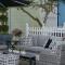 5 BR - Sleeps 8! Steps from Bourbon Street!