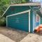 Guest Cottage with Lake Access Row Boat Kayaks - شيلتون