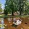 Guest Cottage with Lake Access Row Boat Kayaks - شيلتون