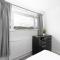 Skyvillion - STEVENAGE SPACIOUS & COZY 3Bed House with Parking, Wifi, Garden