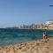Beachfront Rooftop Haven studio in Playa de Aro - بلاتخا دي آرو
