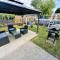 Hamilton Chic Retreat - Comfy Beds - Garden - Pool - Hamilton