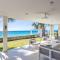 Deluxe 4BR beachfront villa with sunset views - Baie Longue