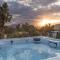 Modern Mosaics- Joshua Tree Chef Home On Hill Spa - Yucca Valley
