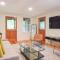 Private Location w Guest House