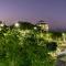 Coastal Harbour lights -Pool Gym & prime Location
