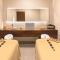 Courtyard by Marriott Mazatlan Beach Resort - 马萨特兰