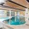 Cozy 2Beds APT with Pool Access in Waterloo