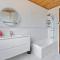Beach Holiday Home-Close to Airport-3 Bed & 2 Bath Beach Holiday Home-Close to Airport-3 Bed & 2 Bath