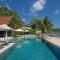 Chic Baan Capo - Luxury Four Bedroom Beachfront Villa