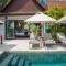 Chic Baan Capo - Luxury Four Bedroom Beachfront Villa