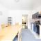 Apartmenthaus am Waldrand- Küche - Frühstück - Balkon