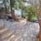 Cobblestone Court