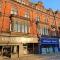 Apartment 5 - two bedroom luxury apartment close to town, mainline rail & theatre stylish and comfortable