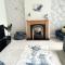 Spacious 15 Guest Home With 9 Beds in Shirley
