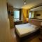 Hôtel Bosquet Pau Centre - Self Check In Budget Hotel