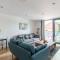 Beautiful 1 Bedroom Apartment with parking in Gloucester Docks