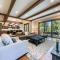 Arcadia Manor on the West Shore - Newly Built - 5 BR w Wet Bar EV Charger and Air Conditioning - 塔霍城
